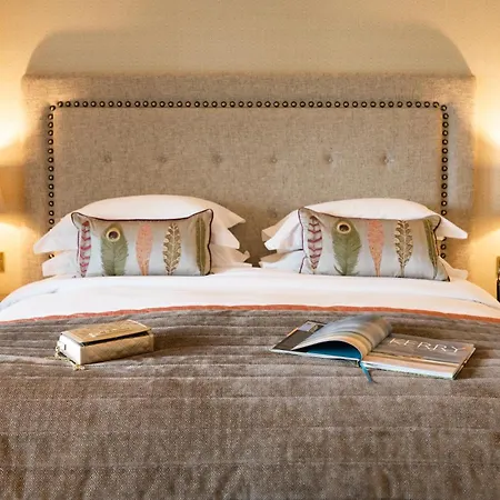 Ballygarry Estate & فندق