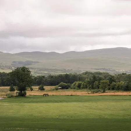 Ballygarry Estate & ترالي