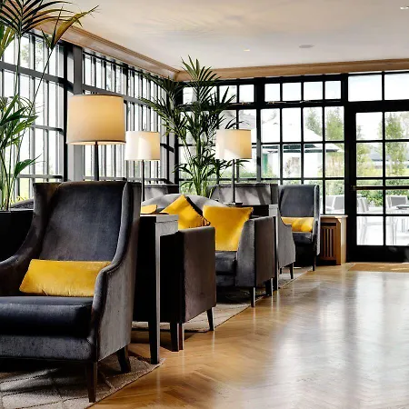 Ballygarry Estate & 4* ترالي