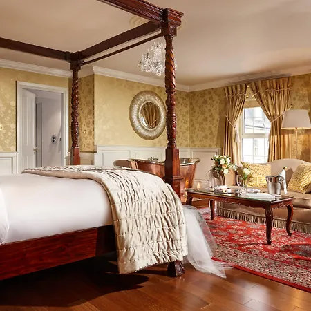 Ballygarry Estate & فندق