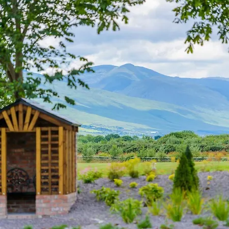 Ballygarry Estate & ترالي